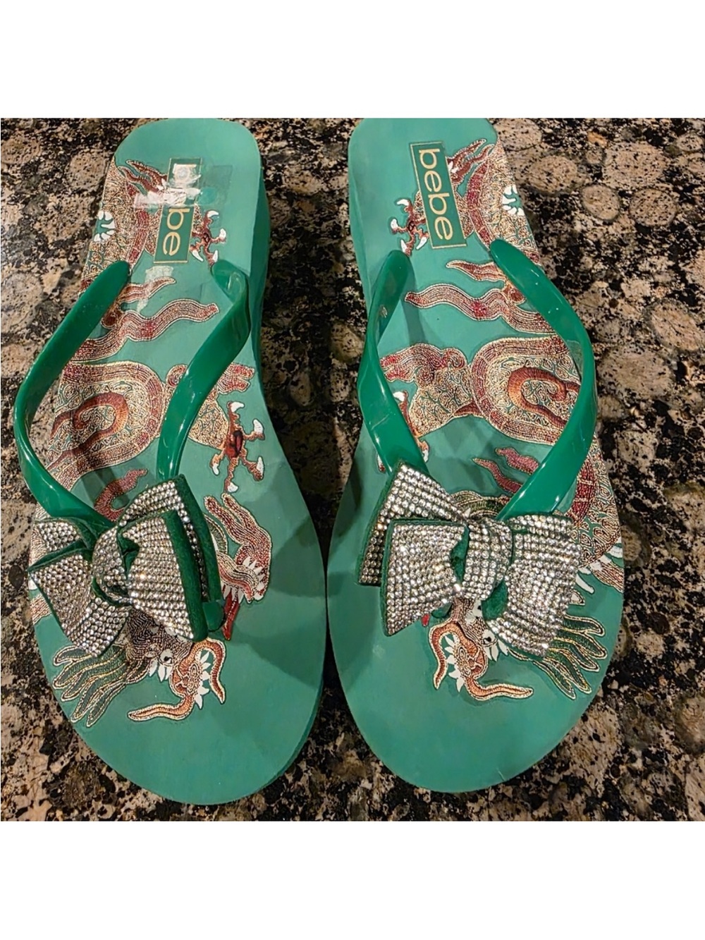 Bebe Y2K RARE Green platform rhinestone Embellished Flip Flops dragon 10
